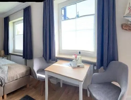 Ostseestrand-apartments * オストゼーバート・ニーンハーゲン